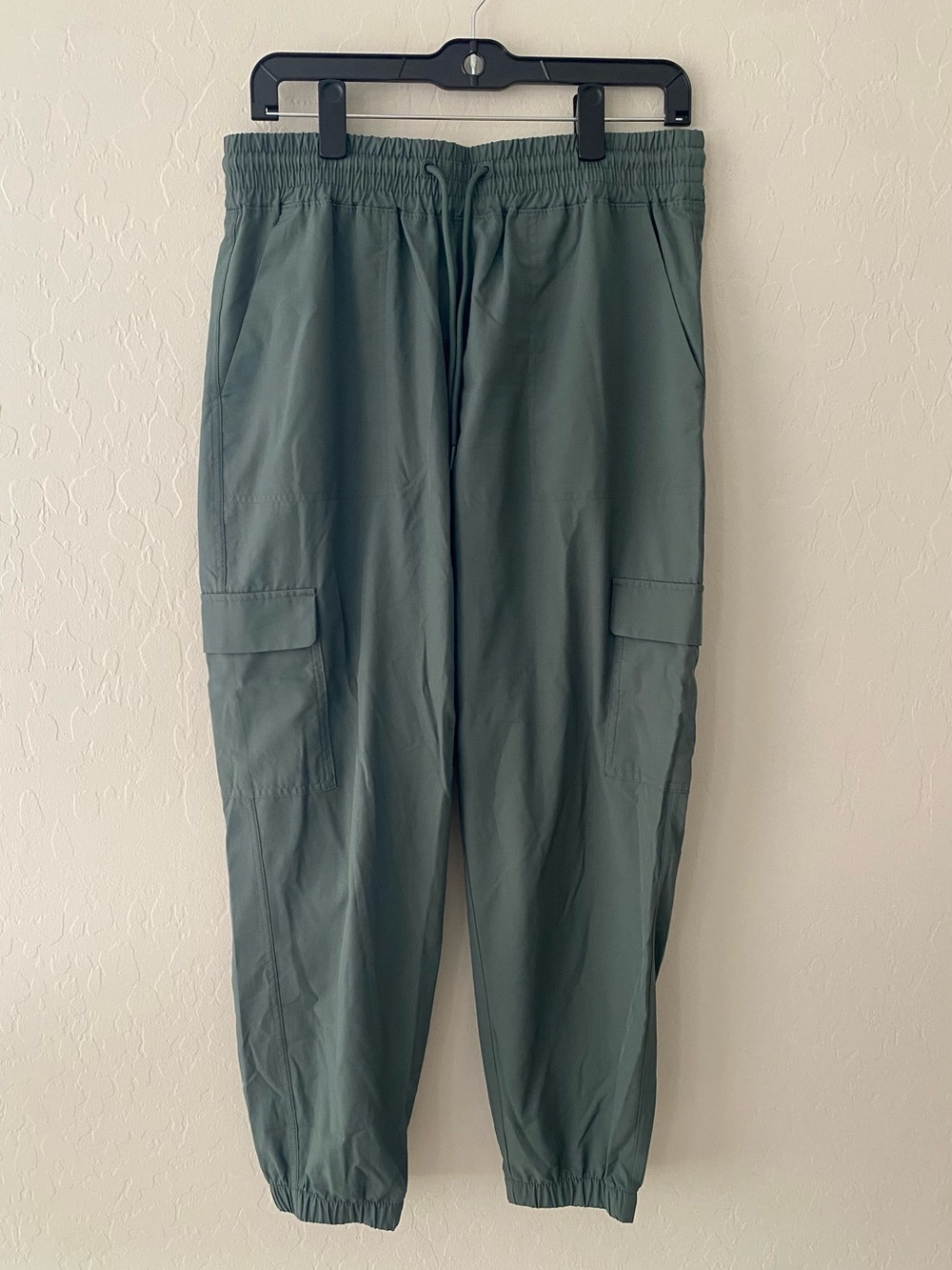 Old Navy StretchTech High Waisted Cargo Joggers Olive Green Size Medium⁠